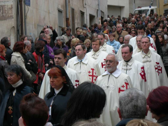 Pénitents à la procession de la Sanch