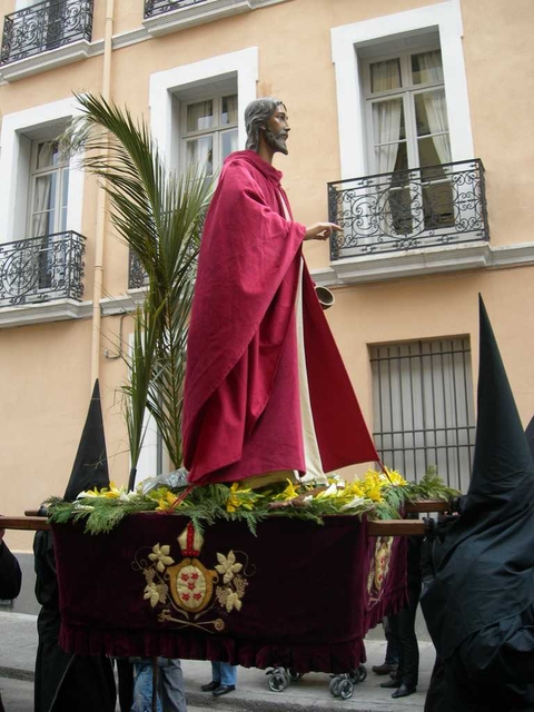 Pénitents à la procession de la Sanch